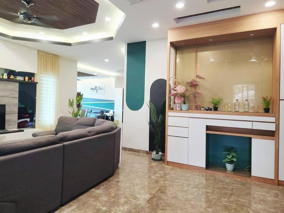 Holiday home 10min To Town 4br20pax Mahjong Game Karaok *