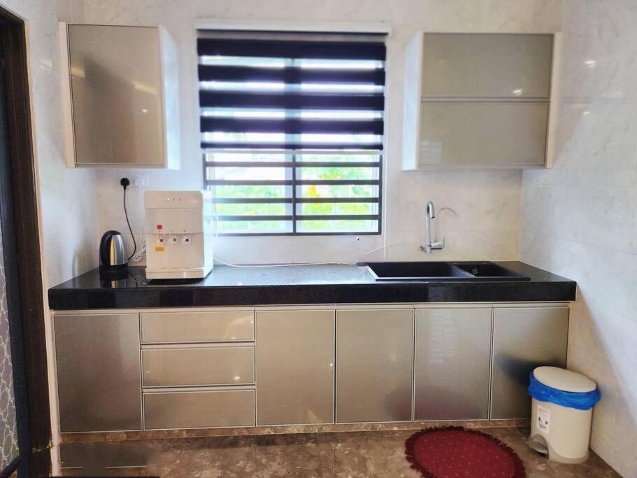 Holiday home 10min To Town 4br20pax Mahjong Game Karaok *