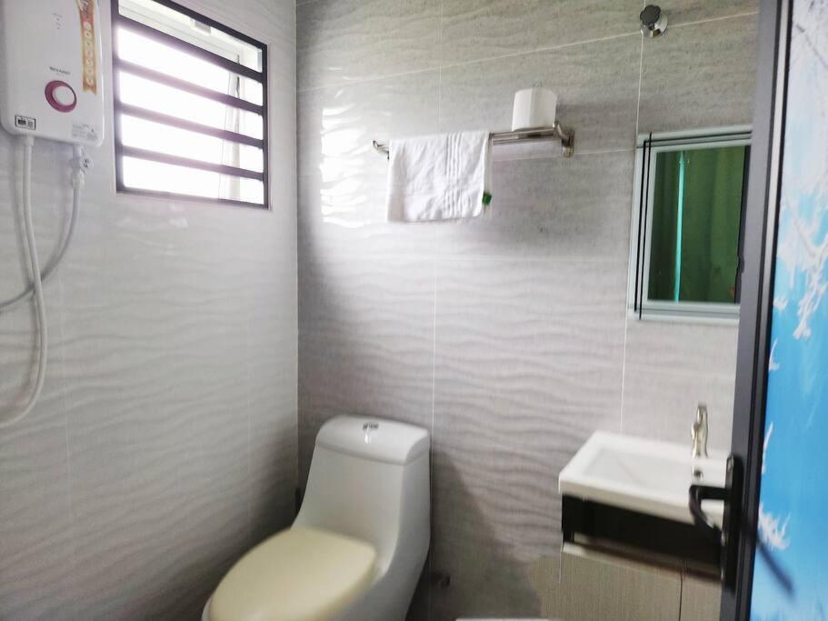 10min To Town 4br20pax Mahjong Game Karaok Holiday home *