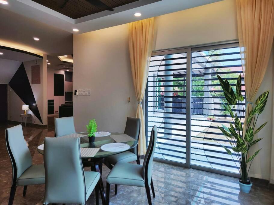 10min To Town 4br20pax Mahjong Game Karaok Holiday home Ipoh