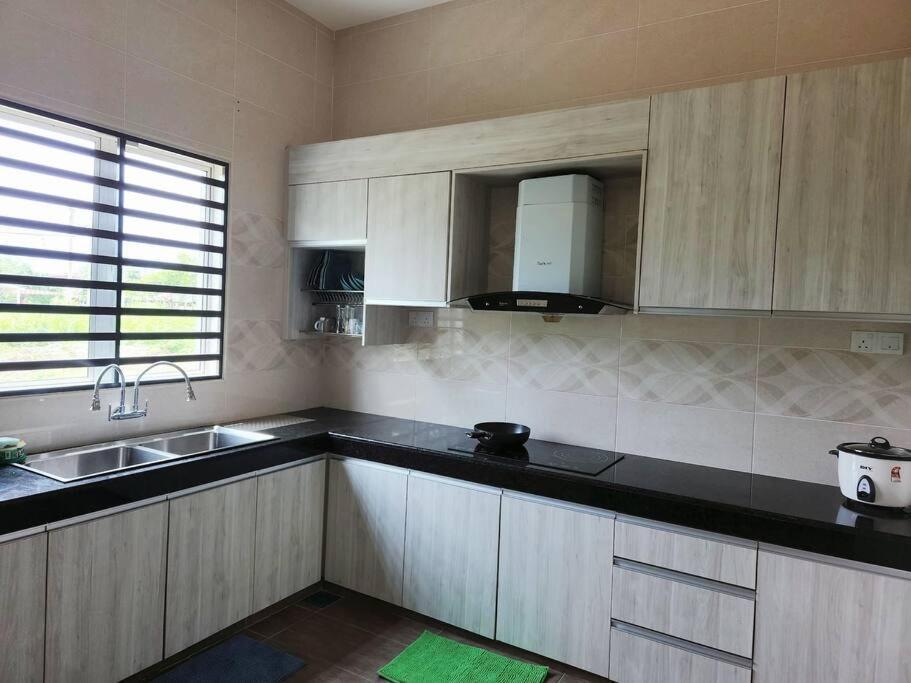 10min To Town 4br20pax Mahjong Game Karaok Holiday home Ipoh