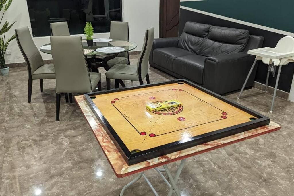 Holiday home 10min To Town 4br20pax Mahjong Game Karaok
