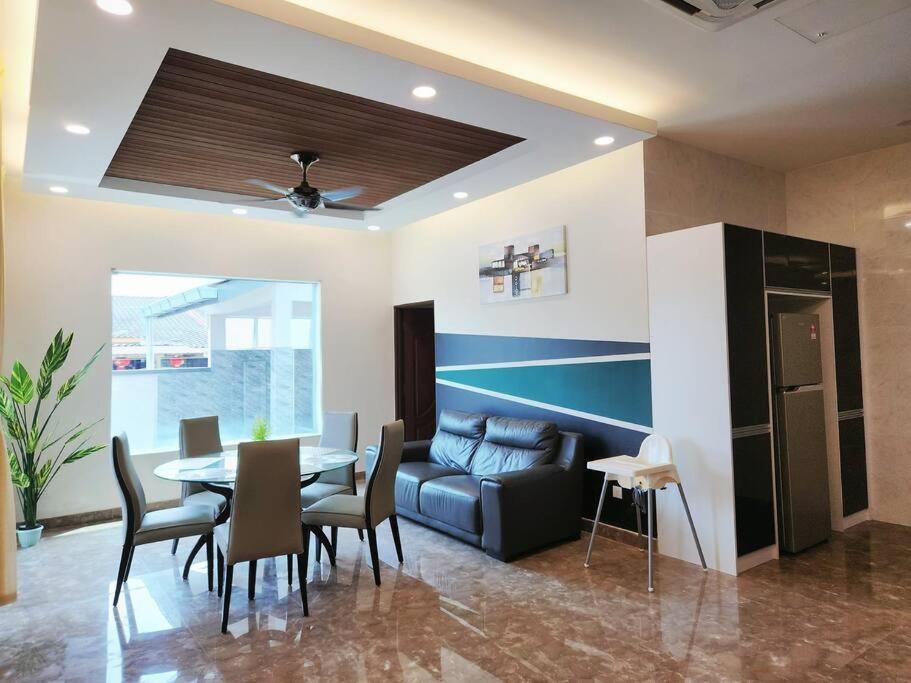 Holiday home 10min To Town 4br20pax Mahjong Game Karaok