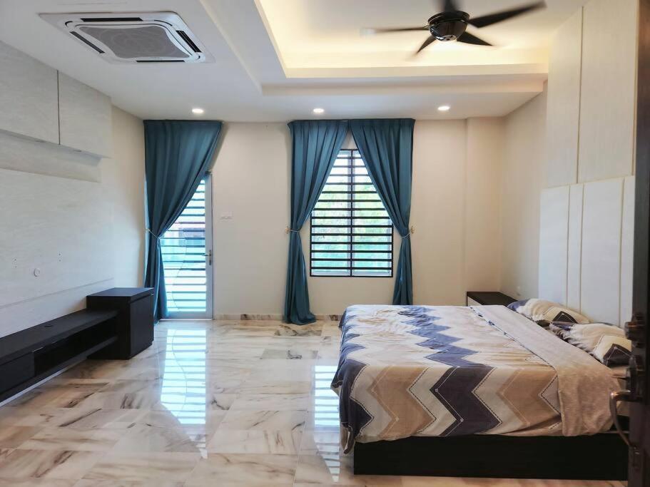 Holiday home 10min To Town 4br20pax Mahjong Game Karaok *